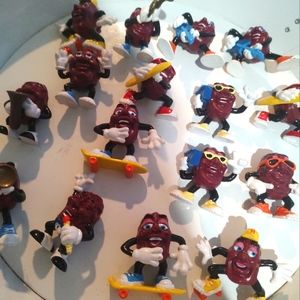 Lot/collection of Vintage California raisin toy/collectible figures